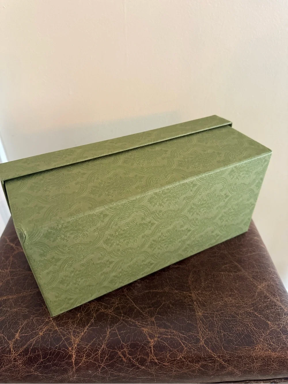 Gucci men sandals box - Empty with large bag.